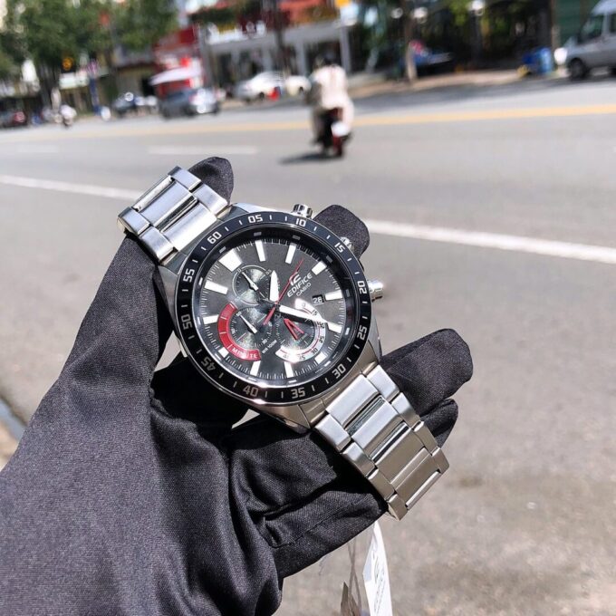 Montre Homme Casio Edifice EFV-620D-1A4VUDF - Bracelet Gris en acier Inoxydable - Résistance à l'eau 100 Mètres