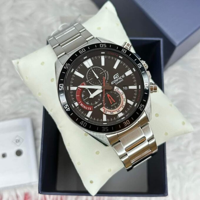 Montre Homme Casio Edifice EFV-620D-1A4VUDF - Bracelet Gris en acier Inoxydable - Résistance à l'eau 100 Mètres