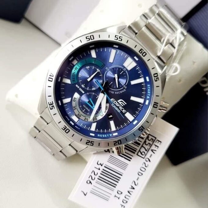 Montre Homme Casio Edifice EFV-620D-2AVUDF - Bracelet Gris en acier Inoxydable - Résistance à l'eau 100 Mètres