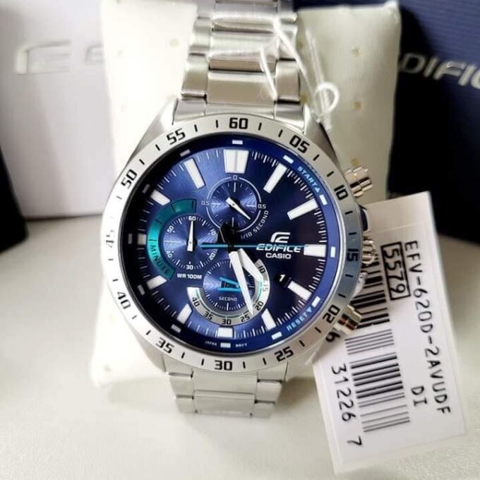 Montre Homme Casio Edifice EFV-620D-2AVUDF - Bracelet Gris en acier Inoxydable - Résistance à l'eau 100 Mètres