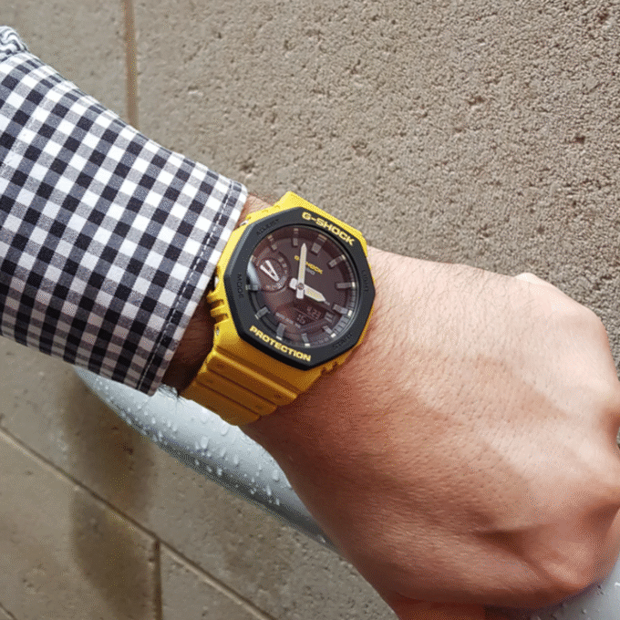 Montre Homme Casio G-Shock GA-2110SU-9ADR - Bracelet Jaune En Silicone - Résistance à l'eau 200 Mètres