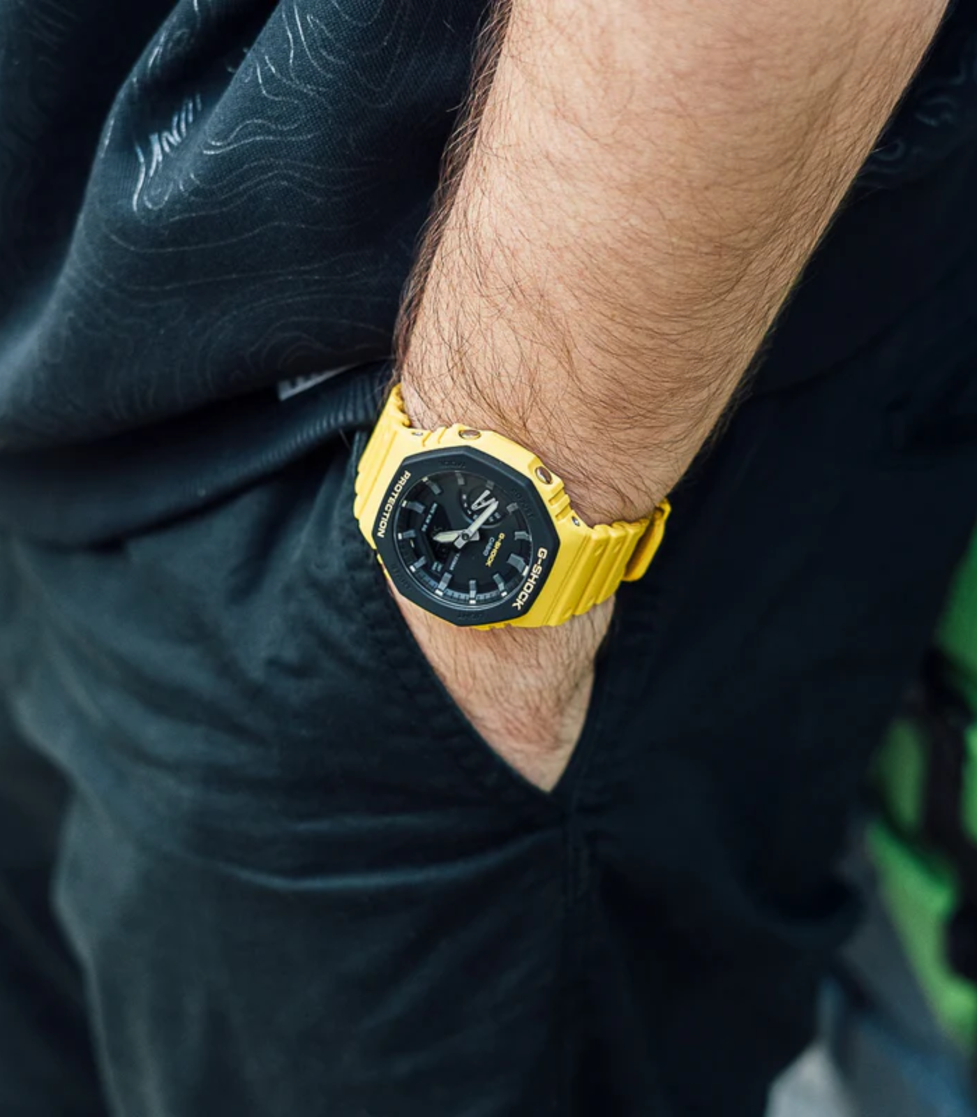 Montre Homme Casio G-Shock GA-2110SU-9ADR - Bracelet Jaune En Silicone - Résistance à l'eau 200 Mètres – Image 10