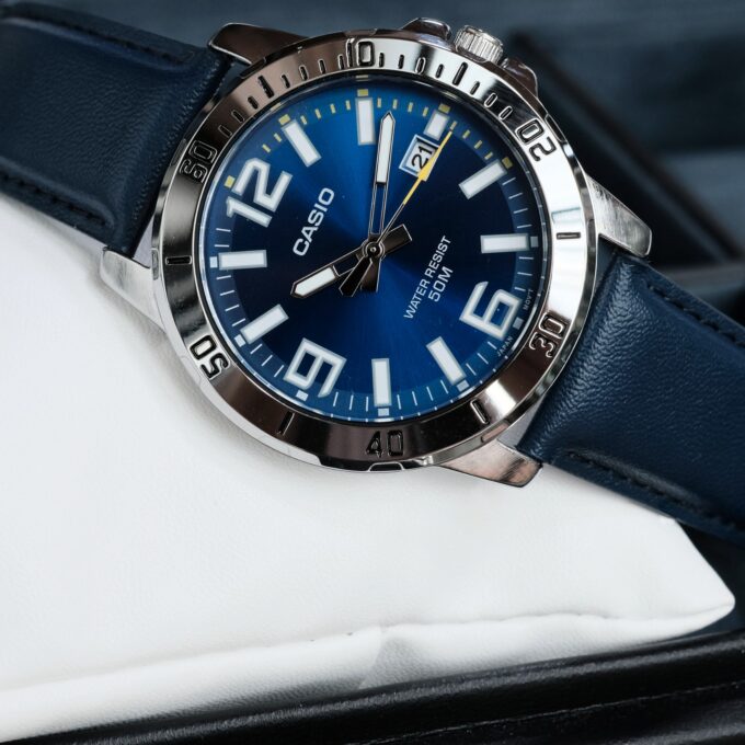 Montre Homme Casio - MTP-VD01L-2BVUDF - Bracelet en Cuir - Bleu