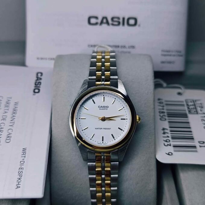 Montre Femme Casio Classique – Acier Inoxydable, Cadran Rond, Chiffres Romains, Quartz – LTP-1129G-7ARDF