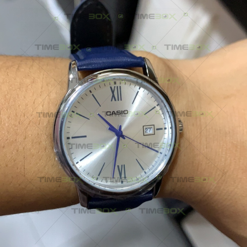 Montre Pour Homme Casio - MTP-V002L-2B3UDF -Bracelet en cuir bleu - Dateur - Affichage analogique - Résistant à l'eau