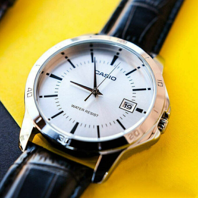 Montre Homme Casio - MTP-V004L-7AUDF - Bracelet en cuir noir - Affichage analogique