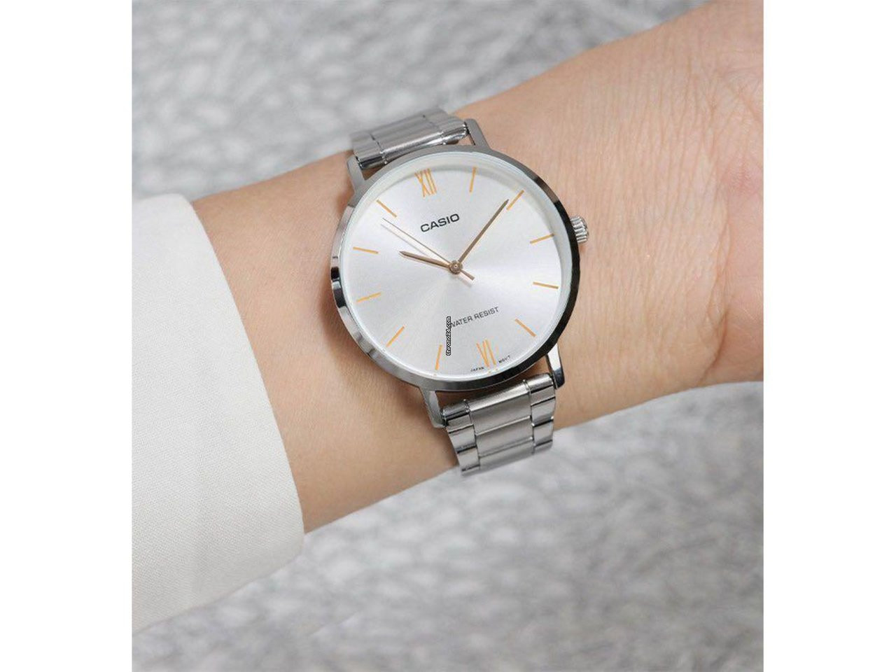 Montre Femme Casio - LTP-VT01D-7BUDF - Bracelet en acier inoxydable argent - Verre minéral - Affichage analogique