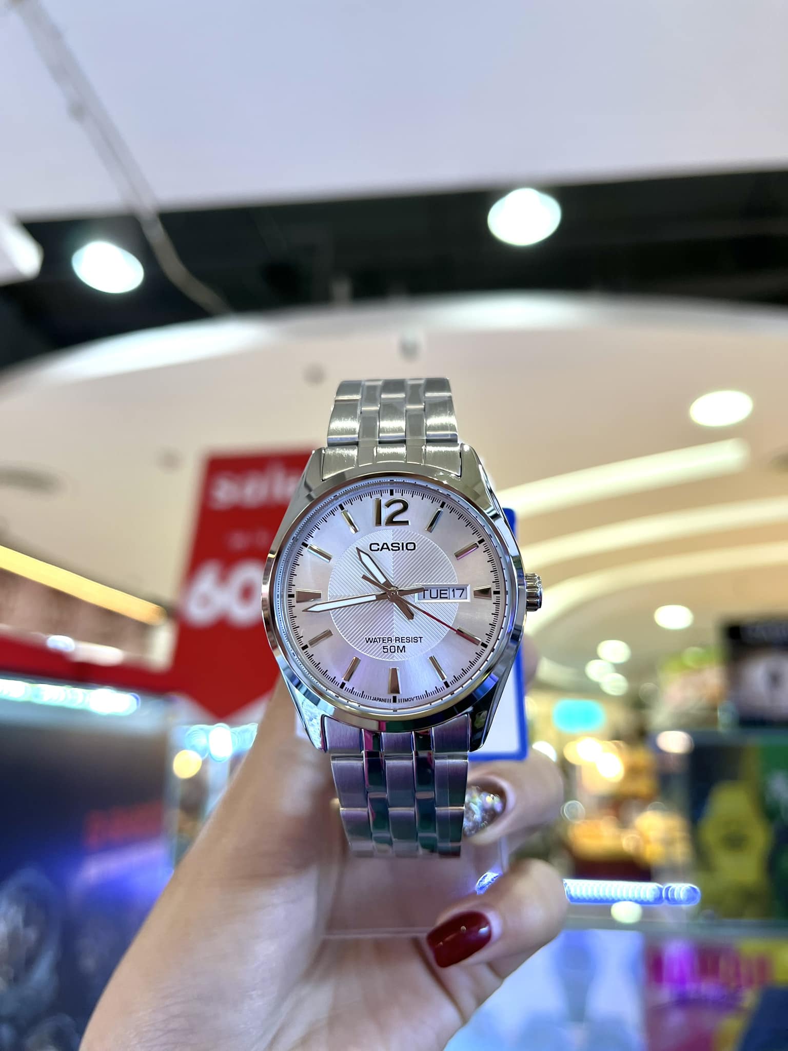 montre casio homme mtp 1335d 7avdf bracelet gris en acier inoxydable cadran blanc 12 mois de garantie