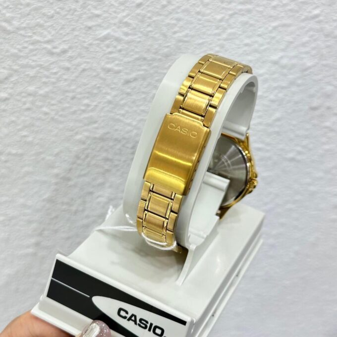 Montre Casio Femme - Bracelet Dorée En Acier Inoxydable -Résistante À L'Eau - 12 Mois De Garantie - Ltp-V300G-9Audf