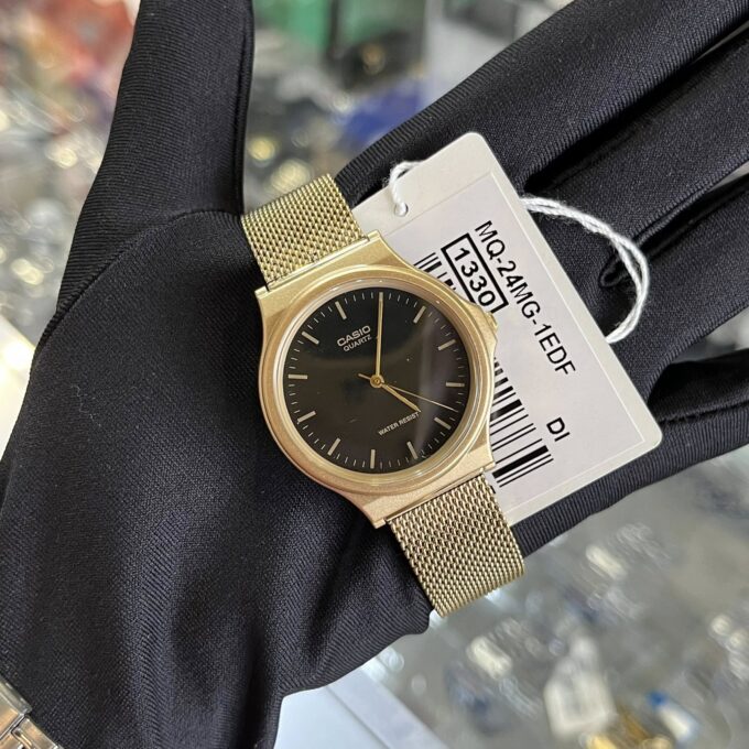 Montre Casio Homme - Bracelet Dorée En Resine -Boitier En Resine - Résistante À L'Eau - 12 Mois De Garantie - Mq-24Mg-1Edf