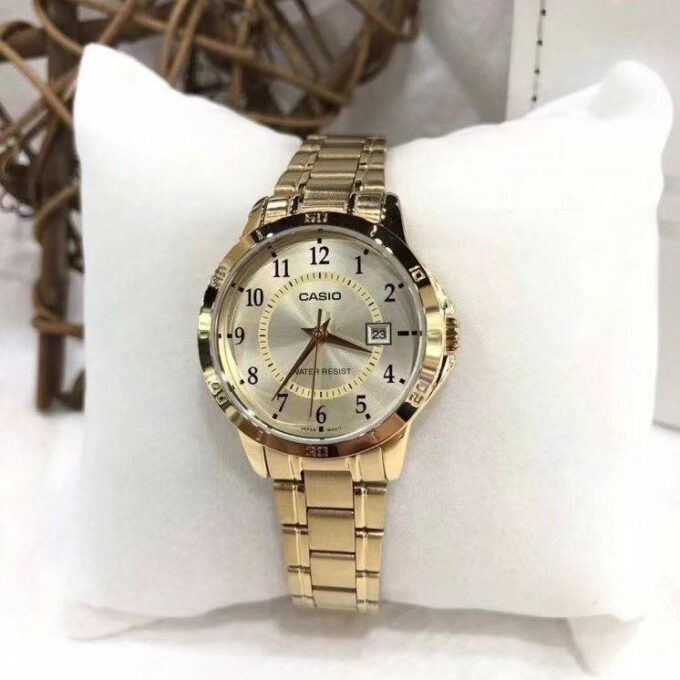 Montre Casio Femme - Bracelet Dorée En Acier Inoxydable - Cadran Jaune - 12 Mois De Garantie - Ltp-V004G-9Budf