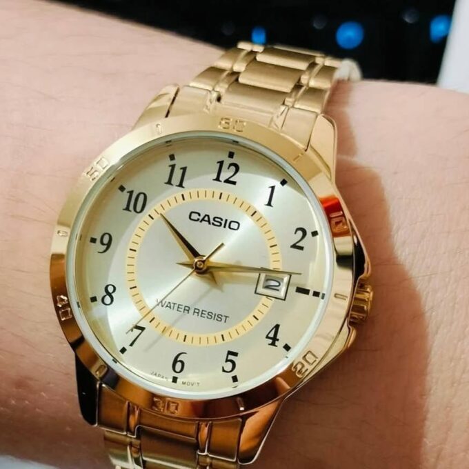 Montre Casio Femme - Bracelet Dorée En Acier Inoxydable - Cadran Jaune - 12 Mois De Garantie - Ltp-V004G-9Budf