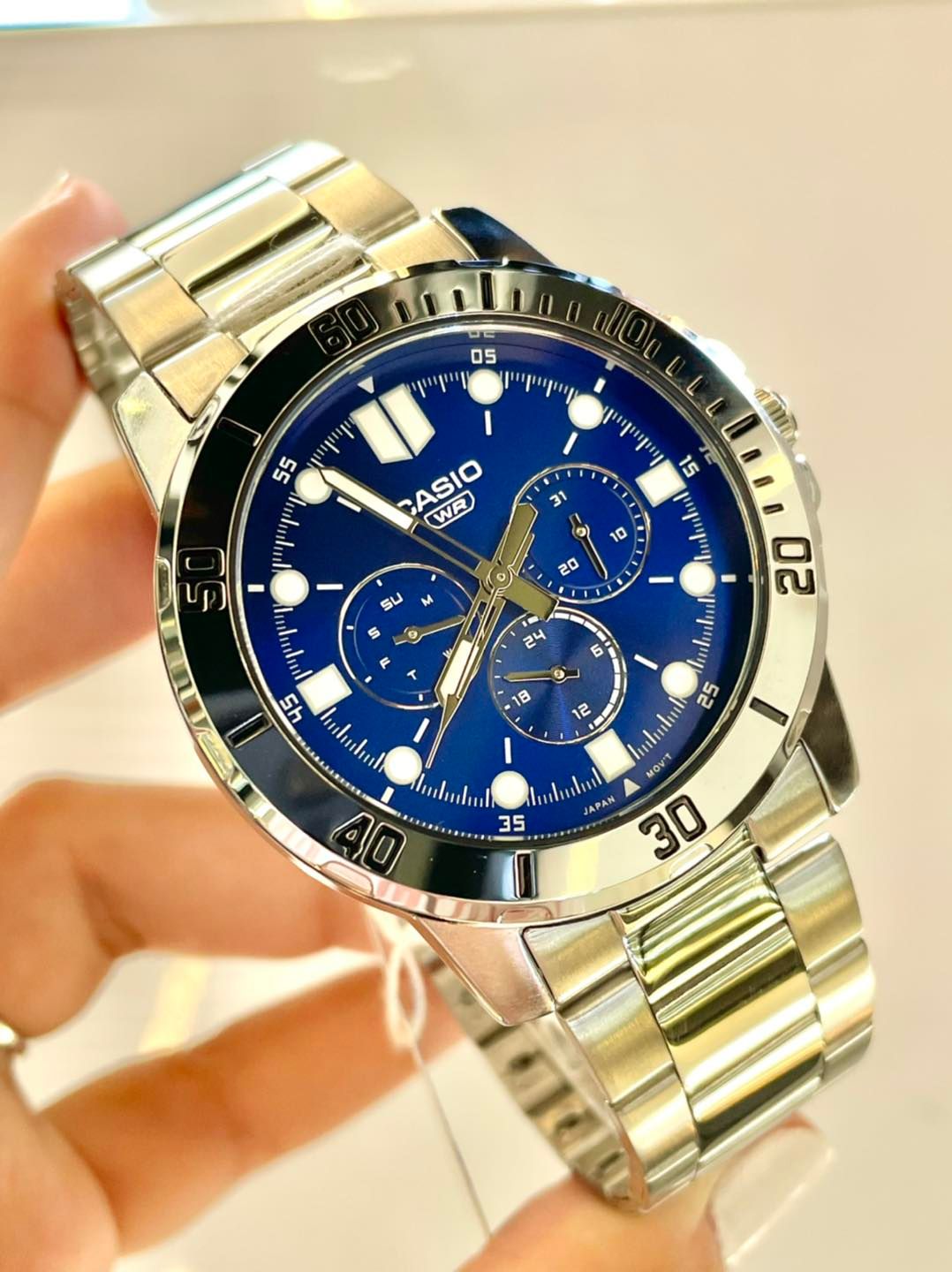 montre-casio-homme-mtp-vd300d-2eudf-bracelet-gris-en-acier-inoxydable-resistante-a-leau-12-mois-de-garantie-mtp-vd300d-2eudf