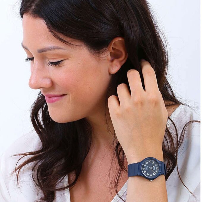 Montre Jeunesse Casio - MQ-24UC-2BDF - Bracelet en Résine Bleu - Affichage analogique - Résistant à l'eau