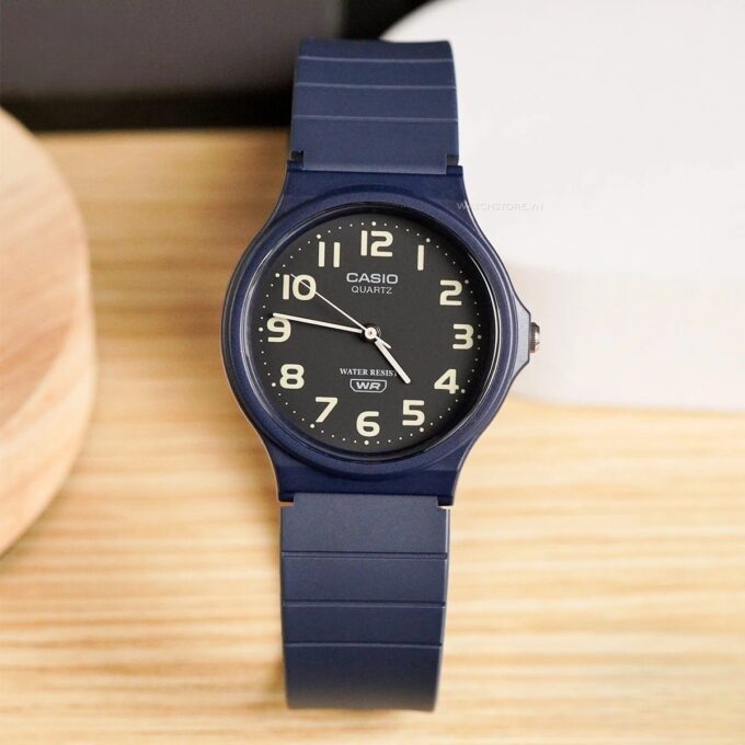 Montre Jeunesse Casio - MQ-24UC-2BDF - Bracelet en Résine Bleu - Affichage analogique - Résistant à l'eau