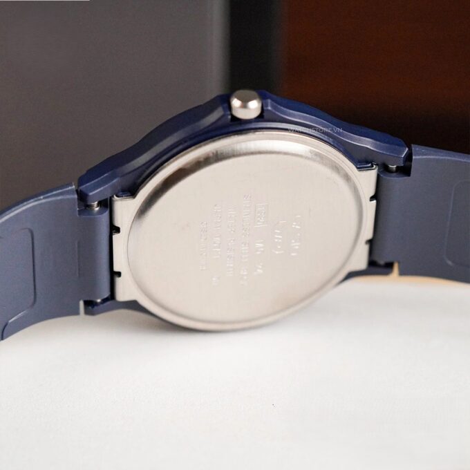 Montre Jeunesse Casio - MQ-24UC-2BDF - Bracelet en Résine Bleu - Affichage analogique - Résistant à l'eau