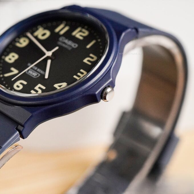 Montre Jeunesse Casio - MQ-24UC-2BDF - Bracelet en Résine Bleu - Affichage analogique - Résistant à l'eau