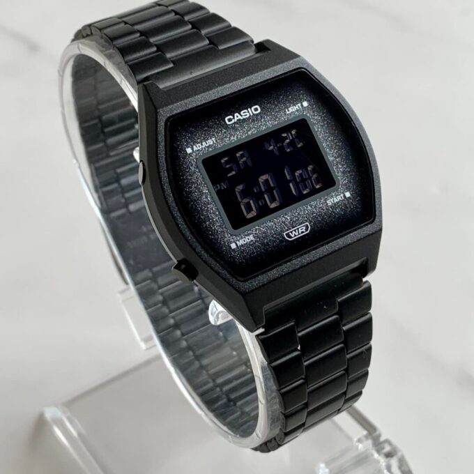 Montre Casio Vintage Unisexe - Bracelet Noir En Acier Inoxydable - Résistante À L'Eau - 12 Mois De Garantie - B640Wbg-1Bdf