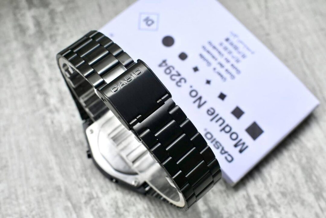 aiwatch_B640WBG-1BDF - Montre Casio Vintage Unisexe - Bracelet Noir En Acier Inoxydable - Résistante À L'Eau - 12 Mois De Garantie - B640Wbg-1Bdf