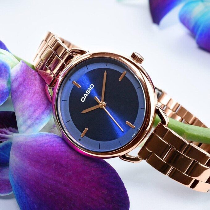 Montre Casio Femme - LTP-E413PG-2ADF - Bracelet Dorée En Acier Inoxydable - Résistante À L'Eau - 12 Mois De Garantie