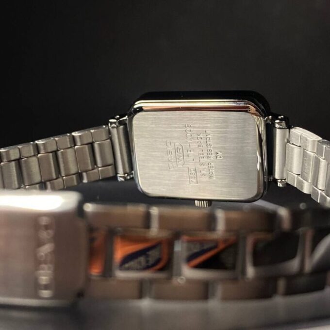 Montre Femme Casio - LTP-V009D-2EUDF - Bracelet en acier inoxydable - Résistant à l'eau