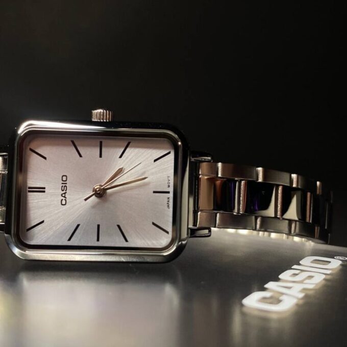 Montre Femme Casio - LTP-V009D-2EUDF - Bracelet en acier inoxydable - Résistant à l'eau