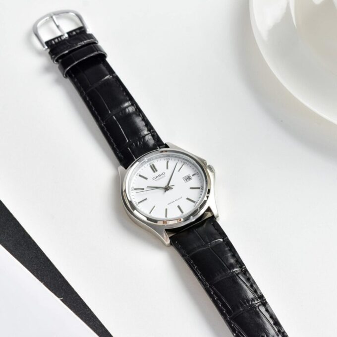 Montre Femme Casio - LTP-1183E-7ADF - Bracelet en acier inoxydable - Résistant à l'eau