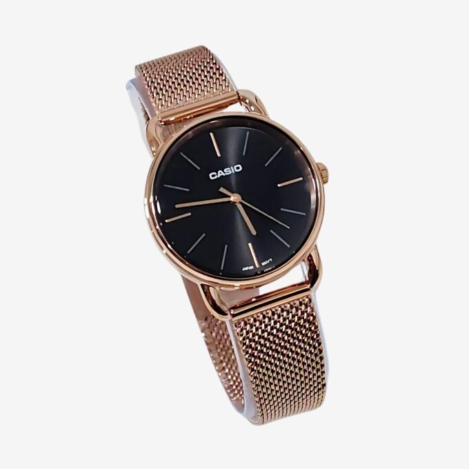 Montre Femme Casio Classique – Acier inoxydable, Maille, Verre minéral, Résistante à l’eau, Précision ±20s/mois, Or rose, Réf. LTP-E412MPG-1ADF