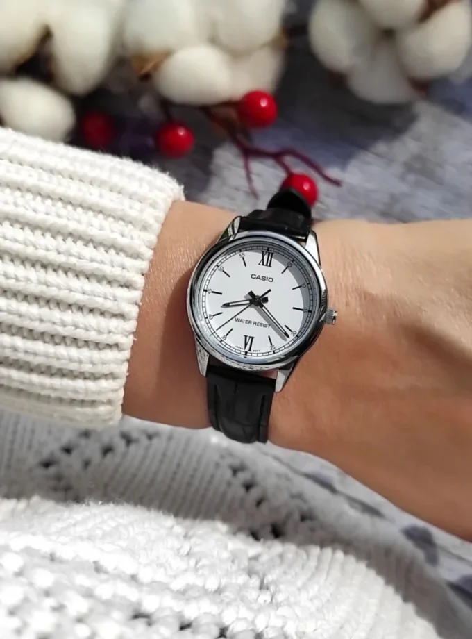 aiwatch_LTP-V005L-7B2UDF - Montre Casio Femme - LTP-V005L-7B2UDF - Bracelet Noir En Cuir Véritable - Cadran Blanc - 12 Mois De Garantie