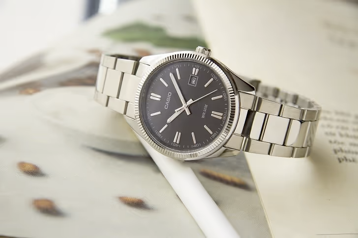 aiwatch_MTP-1302D-1A2VDF - Montre Casio Homme - Bracelet Gris En Acier Inoxydable - Résistante À L'Eau - 12 Mois De Garantie - Mtp-1302D-1A2Vdf