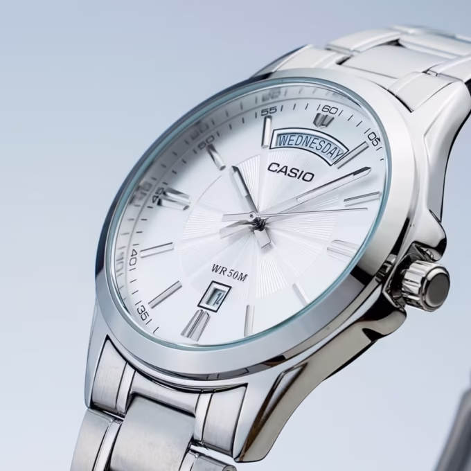 Montre Casio Homme - Bracelet Gris En Acier Inoxydable - Cadran Blanc - 12 Mois De Garantie - Mtp-1381D-7Avdf