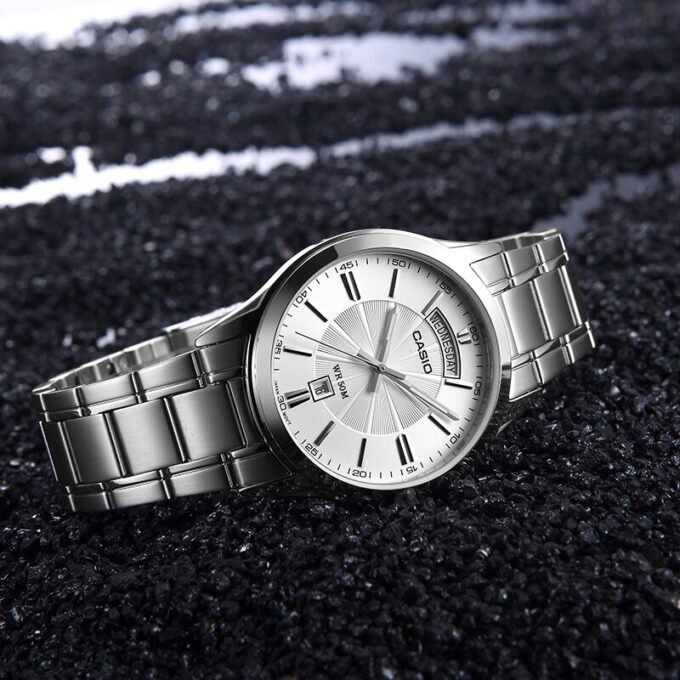 aiwatch_MTP-1381D-7AVDF - Montre Casio Homme - Bracelet Gris En Acier Inoxydable - Cadran Blanc - 12 Mois De Garantie - Mtp-1381D-7Avdf