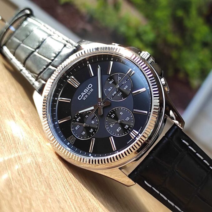 Montre Casio Homme - MTP-1375L-1AVDF - Bracelet Noir En Cuir Véritable - Résistante À L'Eau - 12 Mois De Garantie