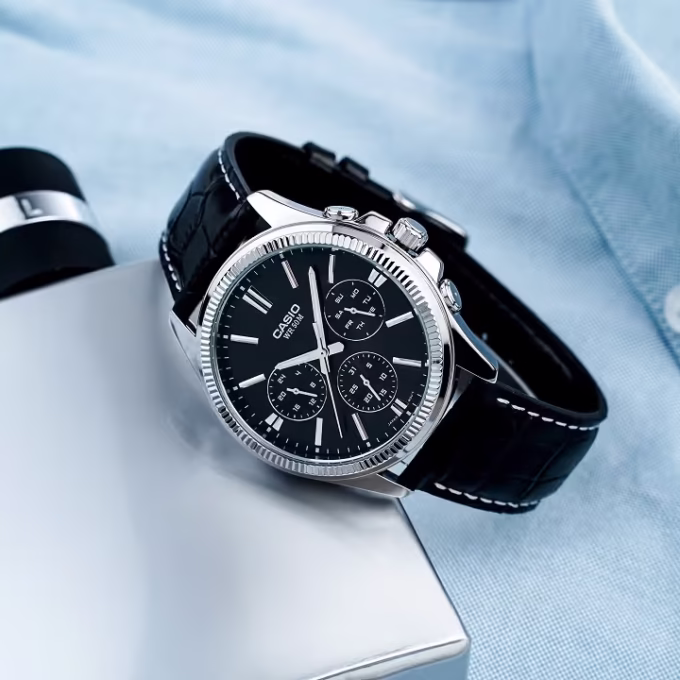 Montre Casio Homme - MTP-1375L-1AVDF - Bracelet Noir En Cuir Véritable - Résistante À L'Eau - 12 Mois De Garantie