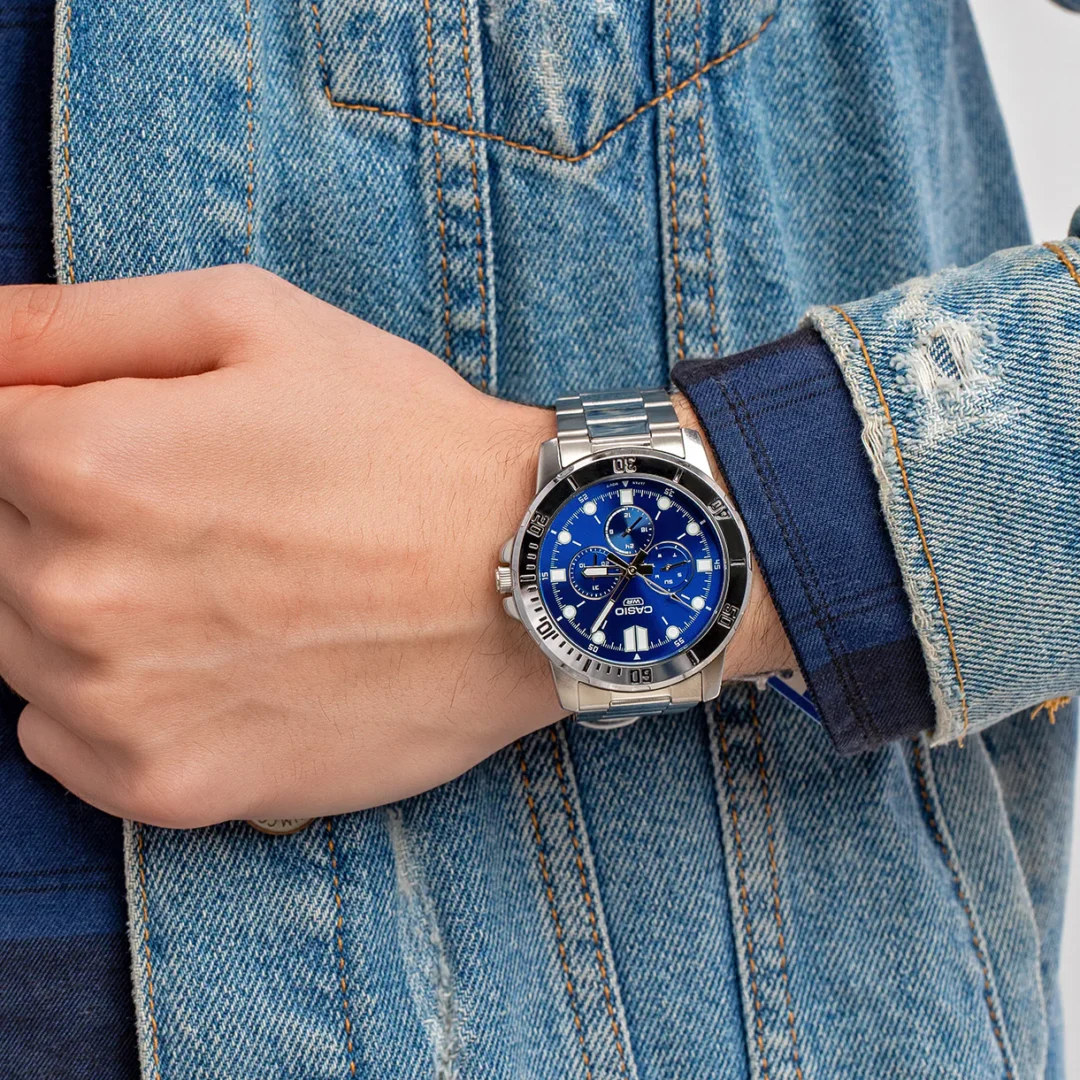 aiwatch_MTP-VD300D-2EUDF - Montre Casio Homme - MTP-VD300D-2EUDF - Bracelet Gris En Acier Inoxydable - Résistante À L'Eau - 12 Mois De Garantie