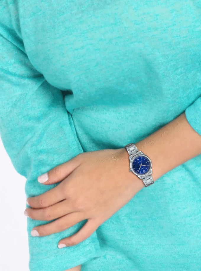 Montre Femme Casio - LTP-V005D-2B2UDF - Bracelet en Acier Inoxydable - Affichage analogique - Résistant à l'eau