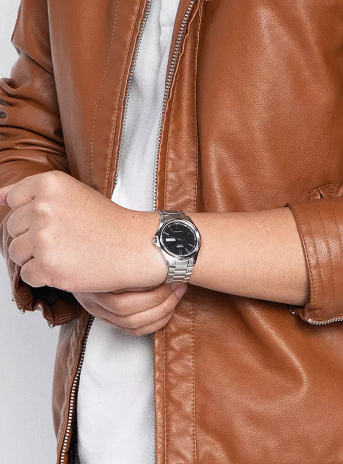 Montre Casio Homme - MTP-1239D-1ADF - Bracelet Gris En Acier Inoxydable - Affichage analogique - Résistante À L'Eau - 12 Mois De Garantie