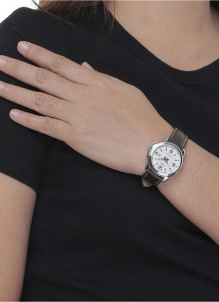 Montre Casio Femme - LTP-1314L-7AVDF - Bracelet Marron En Cuir Véritable - Cadran Blanc - 12 Mois De Garantie