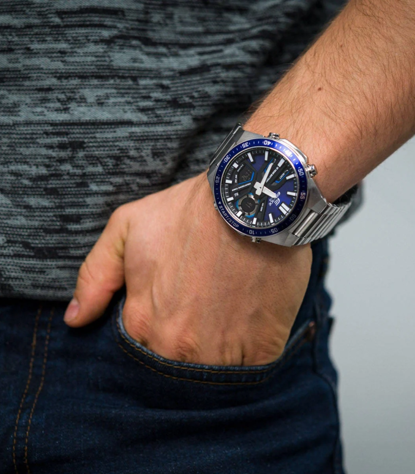 Montre Homme Casio Edifice - EFV-C110D-2AVDF - Bracelet en acier inoxydable - Résistant à l'eau – Image 2