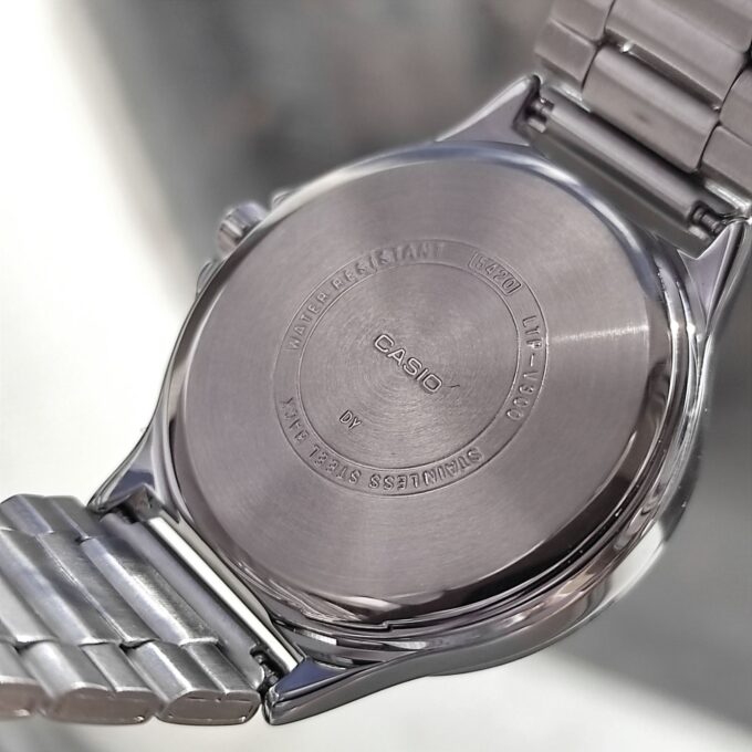 Montre Femme Casio - LTP-V300D-7AUDF - Bracelet en acier inoxydable - Résistant à l'eau