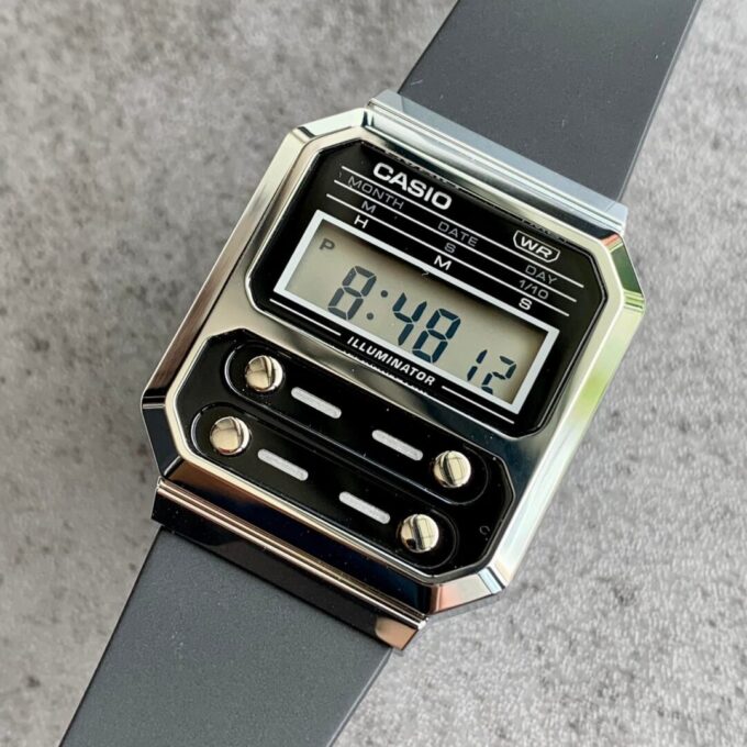 Montre Homme Casio Vintage - A100WEF-1ADF - Bracelet en Résine noir - Résistant à l'eau