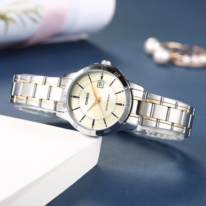 Montre Femme Casio - LTP-V004SG-9AUDF - Bracelet en acier inoxydable argent/or - Résistant à l'eau