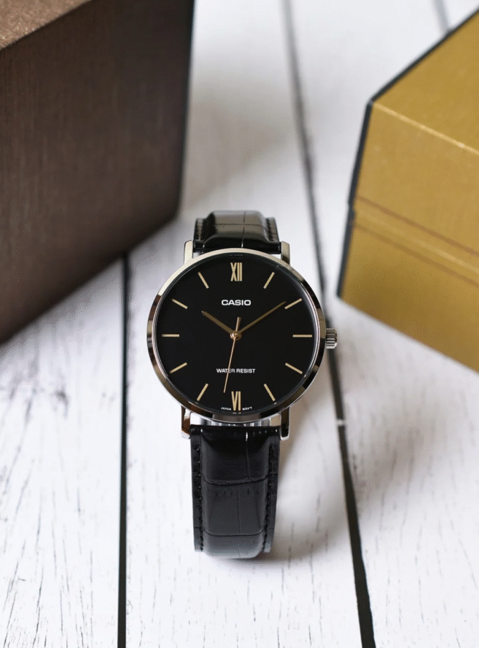 Montre Homme Casio -  MTP-VT01L-1BUDF - Cadran noir - Bracelet en cuir noir - Résistant à l'eau