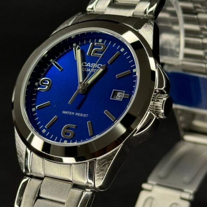 Montre Homme Casio MTP-1215A-2ADF – Acier inoxydable, Dateur, Affichage analogique, Résistante à l’eau – Bleu – Montre Classique