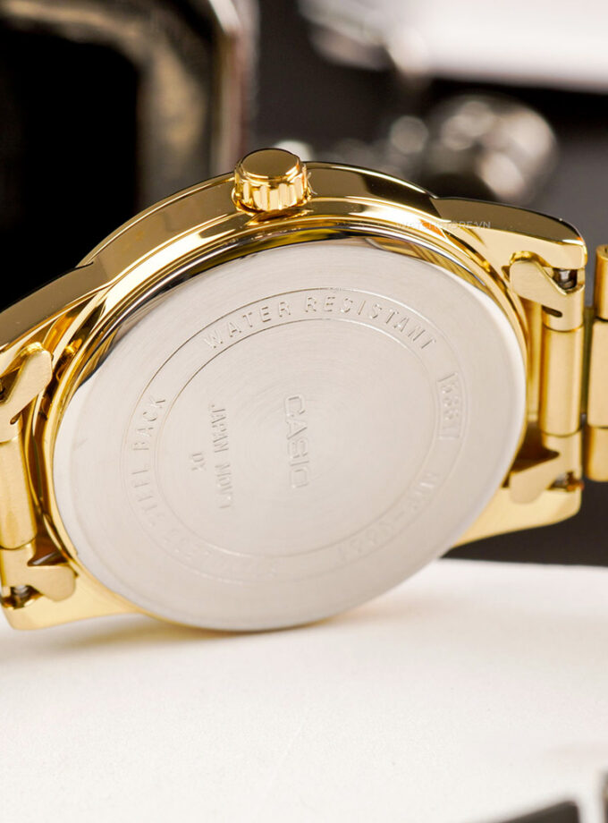 montre homme casio mtp v001g 9budf bracelet en acier inoxydable doré affichage analogique résistant à l'eau