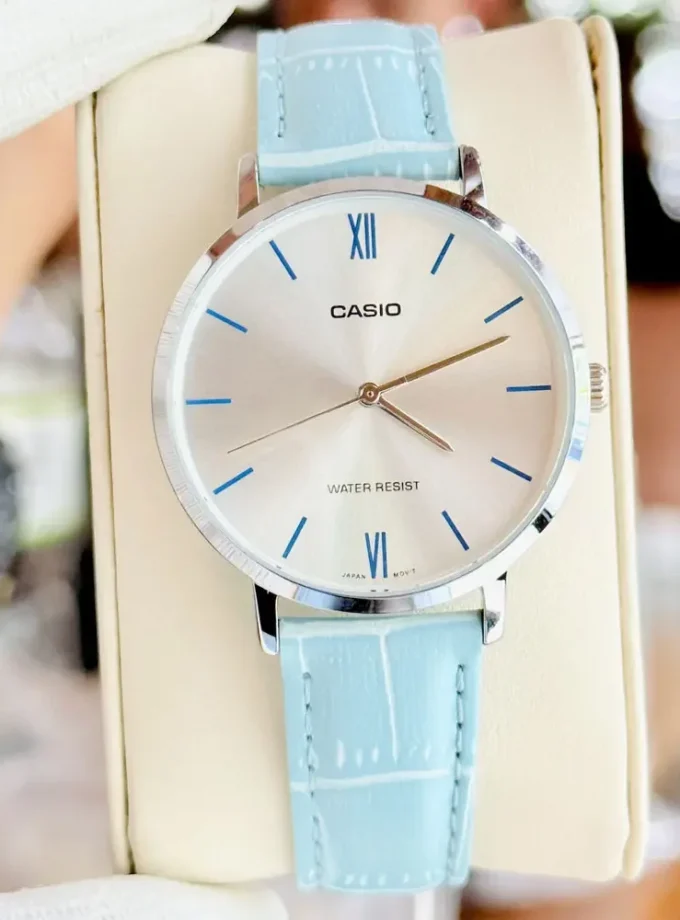 aiwatch_LTP-VT01L-7B3UDF - Montre Femme Casio - LTP-VT01L-7B3UDF - Bracelet en cuir bleu ciel - Affichage analogique - Résistant à l'eau