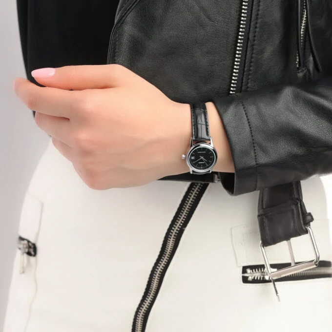 Montre Femme Casio - LTP-V002L-1AUDF - Bracelet en cuir noir - Affichage analogique - Résistant à l'eau