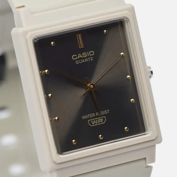 Montre Jeunesse Casio - MQ-38UC-8ADF - Bracelet en résine blanc - Affichage analogique - Résistant à l'eau