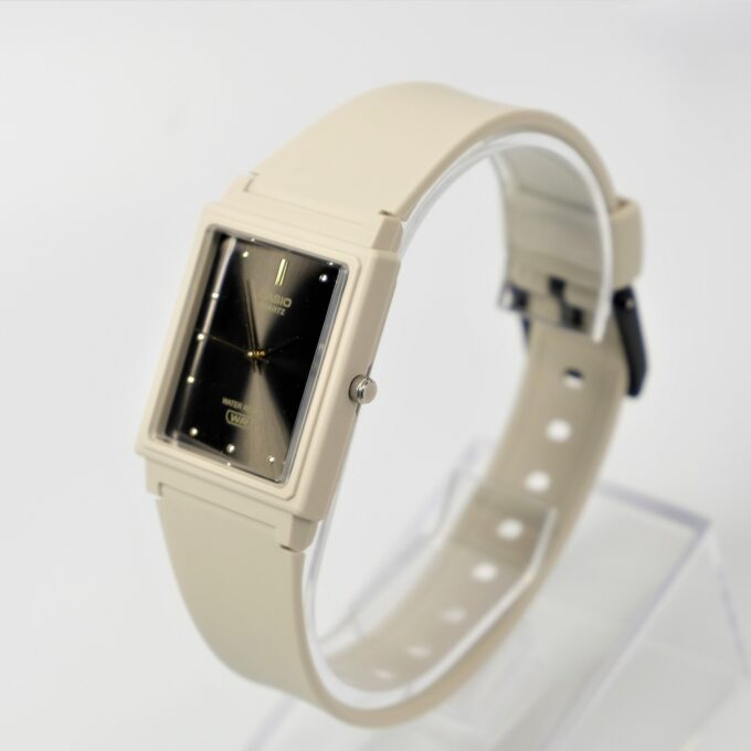 Montre Jeunesse Casio - MQ-38UC-8ADF - Bracelet en résine blanc - Affichage analogique - Résistant à l'eau