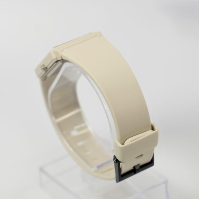 Montre Jeunesse Casio - MQ-38UC-8ADF - Bracelet en résine blanc - Affichage analogique - Résistant à l'eau